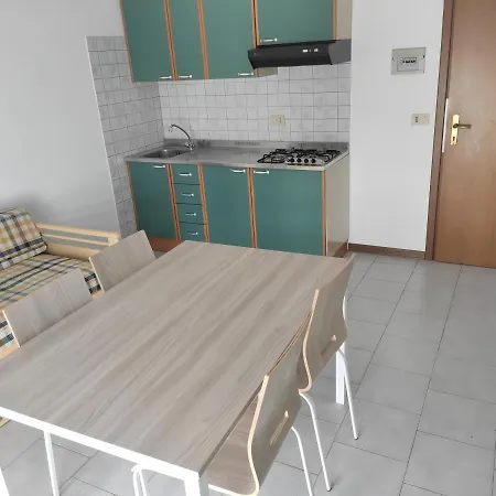 Businelll 2d Apartment *